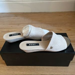 *NEW* DKNY Natural Suede Slide Sandals - size 5